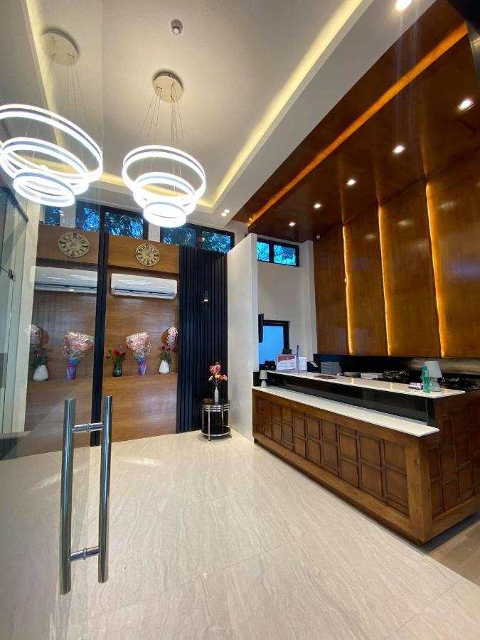 אולונגפו A.M @ 93Rd Hotel מראה חיצוני תמונה